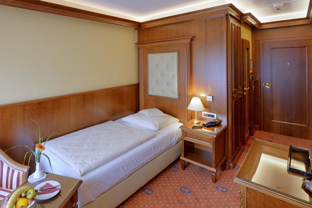 Parkhotel Stader Hof ภายนอก รูปภาพ